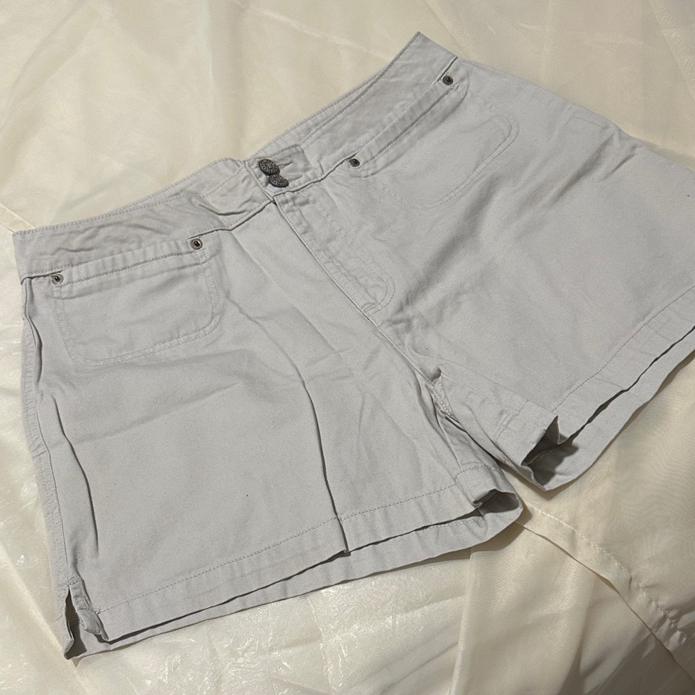 Bill Blass Light Gray Women's Shorts